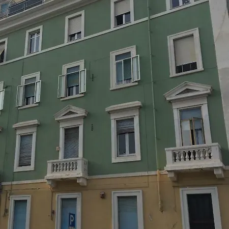 Delia Deluxe * Cagliari
